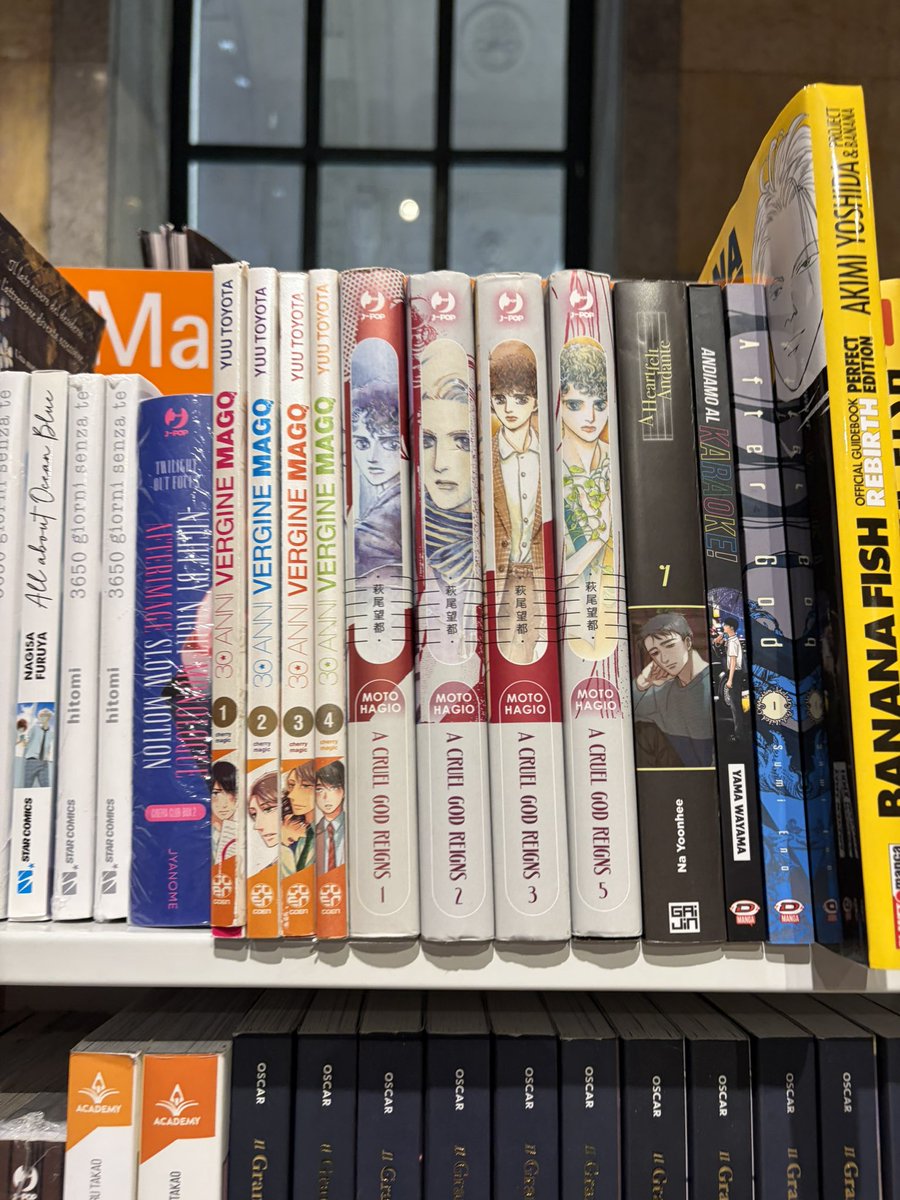 Blaaaaky04's tweet photo. イタリアのベルばら、および少女漫画の人気はすごい！！！！

おにいさまへ…、あさきゆめみし、残酷な神が支配する、ファラオの墓、はいからさんが通るまで翻訳されてる…‼︎ https://t.co/hisx08rO84
