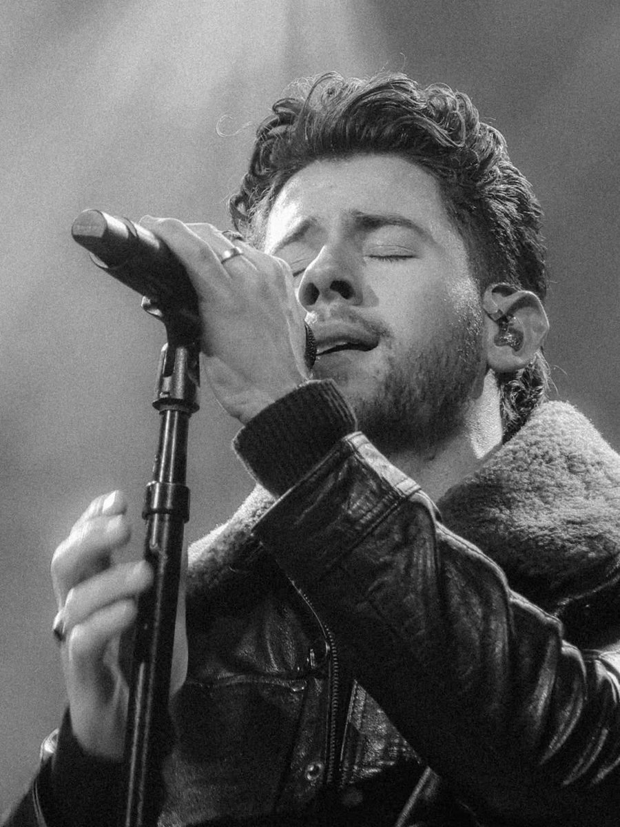 📸: Fotos do Nick Jonas durante o lançamento de Sunday Best. 

Créditos pelas imagens: hayleymiller