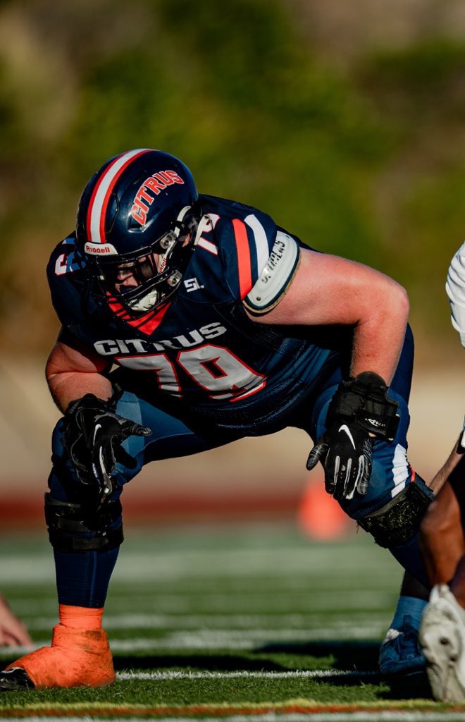 STILL AVAILABLE! 
6’6” 330Lbs. 
2 years eligibility. 
READY TO PLAY
FIRST TEAM ALL CONFERENCE

hudl.com/video/3/197228…