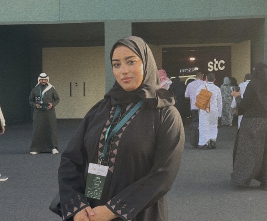 vvvk_11's tweet photo. تشرفت بحضوري في #منتدى_الإعلام_السعودي بنسخته الخامسة، تجربة ثرية ومُلهمة.
شكرًا لوزارة الإعلام على إتاحة هذه الفرصة وتمكيننا من خوض تجارب حيّة تثري رحلتنا في المجال ✨🚀! https://t.co/Bsd0ICUeEE