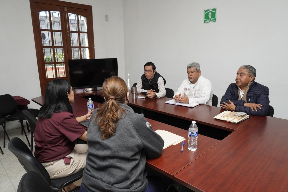 CEPCyGR_GobOax's tweet image. 🔹La @CEPCyGR_GobOax y el #CONAFE fortalecen la coordinación en prevención y gestión de riesgos.
Se destacó la instalación de más de 900 Consejos Municipales y el impulso a capacitaciones virtuales para fortalecer la cultura de la prevención comunitaria.