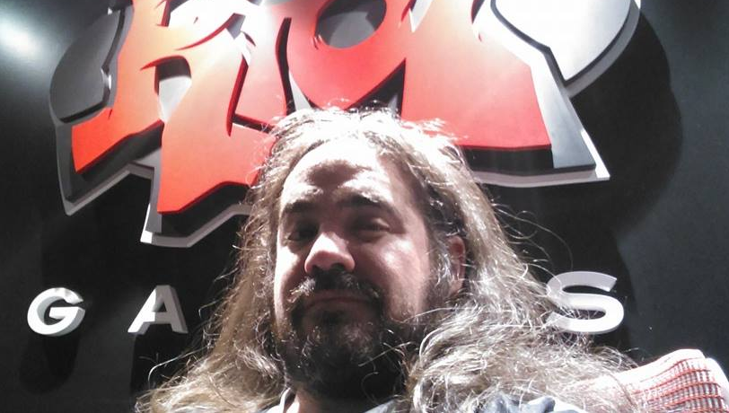 Facebook me recordo esta foto de hace 10 años.. que tremenda melena llevaba en ese entonces, ya despues me corte el pelo que en verdad era una joda mantenerla.