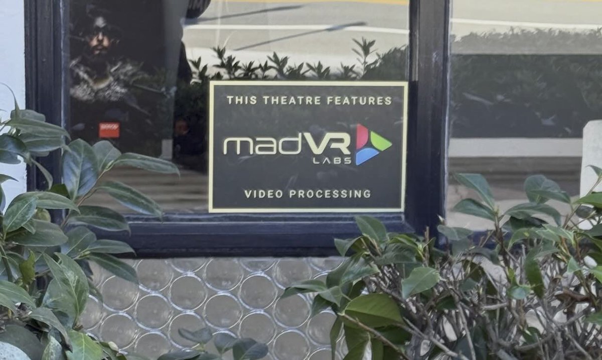 Projector Central tweet media