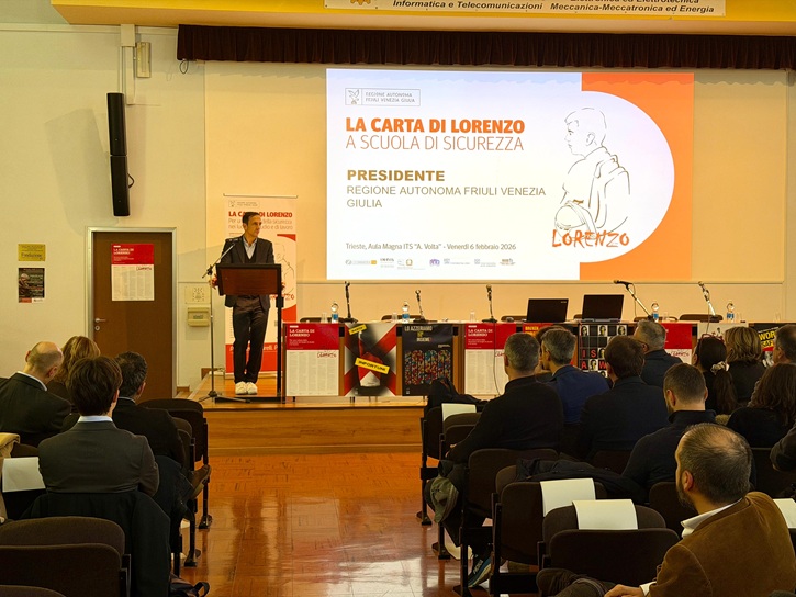 regioneFVGit's tweet photo. “In tre anni la Carta di Lorenzo si è trasformata in un vero movimento corale che opera in sinergia per diffondere la cultura della sicurezza e ridurre le morti sul lavoro”. Così oggi a Trieste @M_Fedriga  e @alessiarosolen 
👉 https://t.co/w8yIJ2aHWV https://t.co/Mbt7rH2vbI