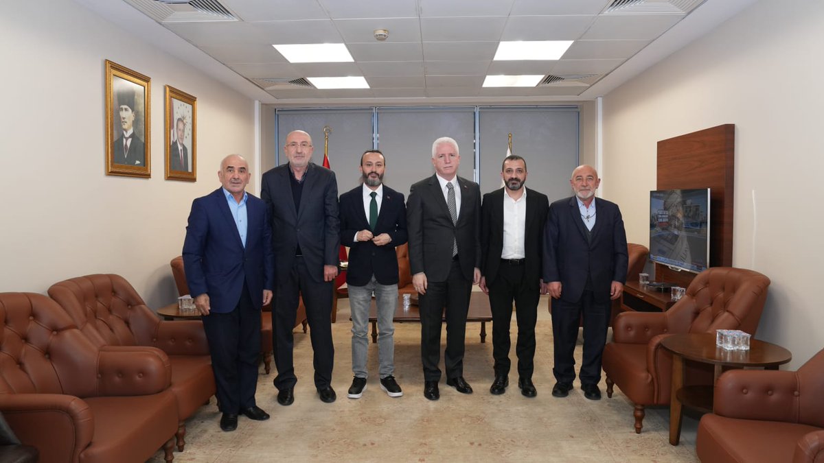 Basbaglar33's tweet photo. Şehit Başbağlar Köyü Dernek Heyeti olarak İstanbul Valimiz Sayın Davut Gül beyefendiyi ziyaret ettik. Misafirperverliğinden dolayı Sayın Valimize teşekkür eder, saygılar sunarız.
@TC_istanbul 
@gul_davut 
@Basbaglar33 
@gencbasbaglar 
#başbağlar https://t.co/JZUdjaAfFy