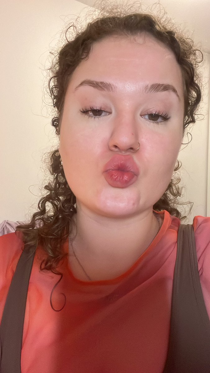 daughterofaphrodite tweet media