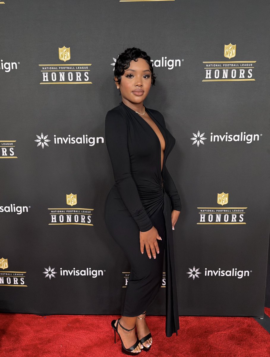 janerikaowens's tweet image. NFL Honors 🏆
