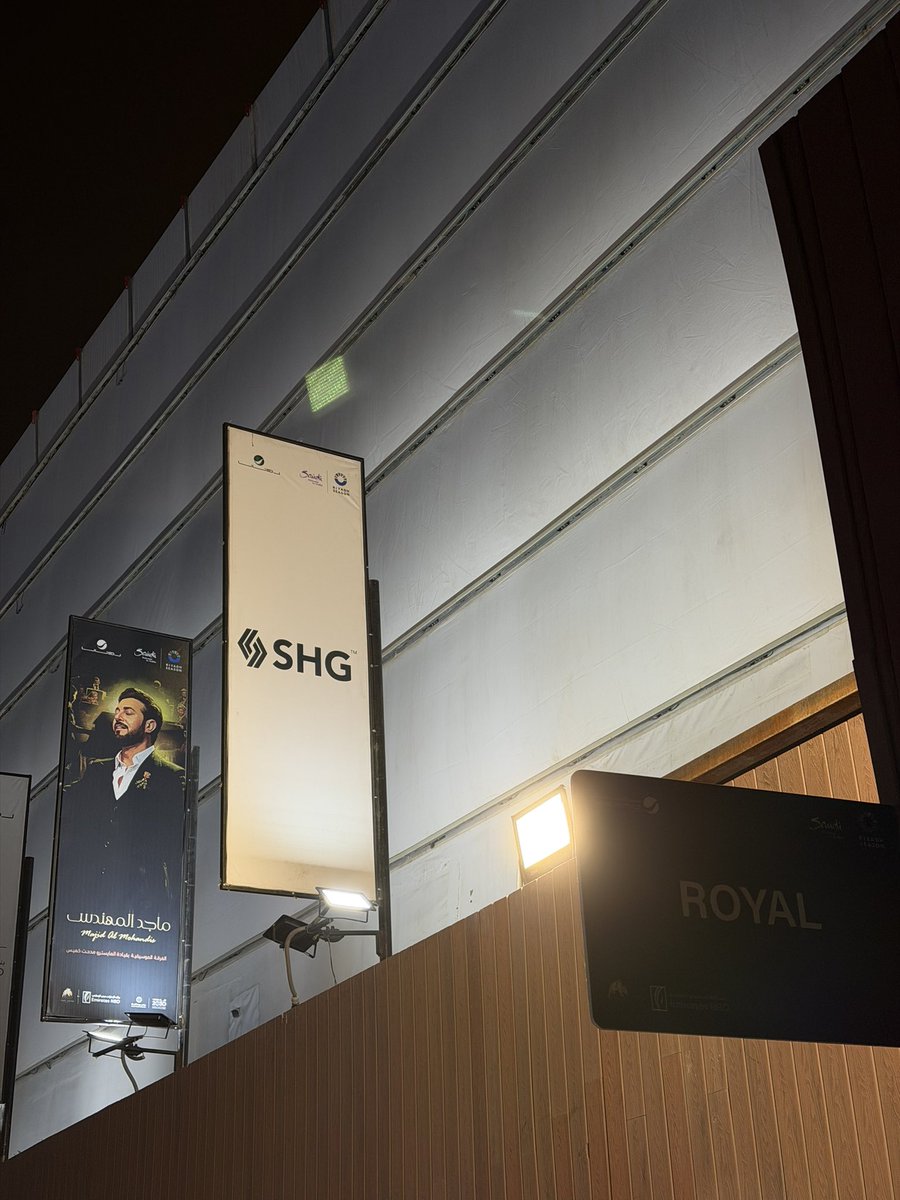 Playlist tweet media