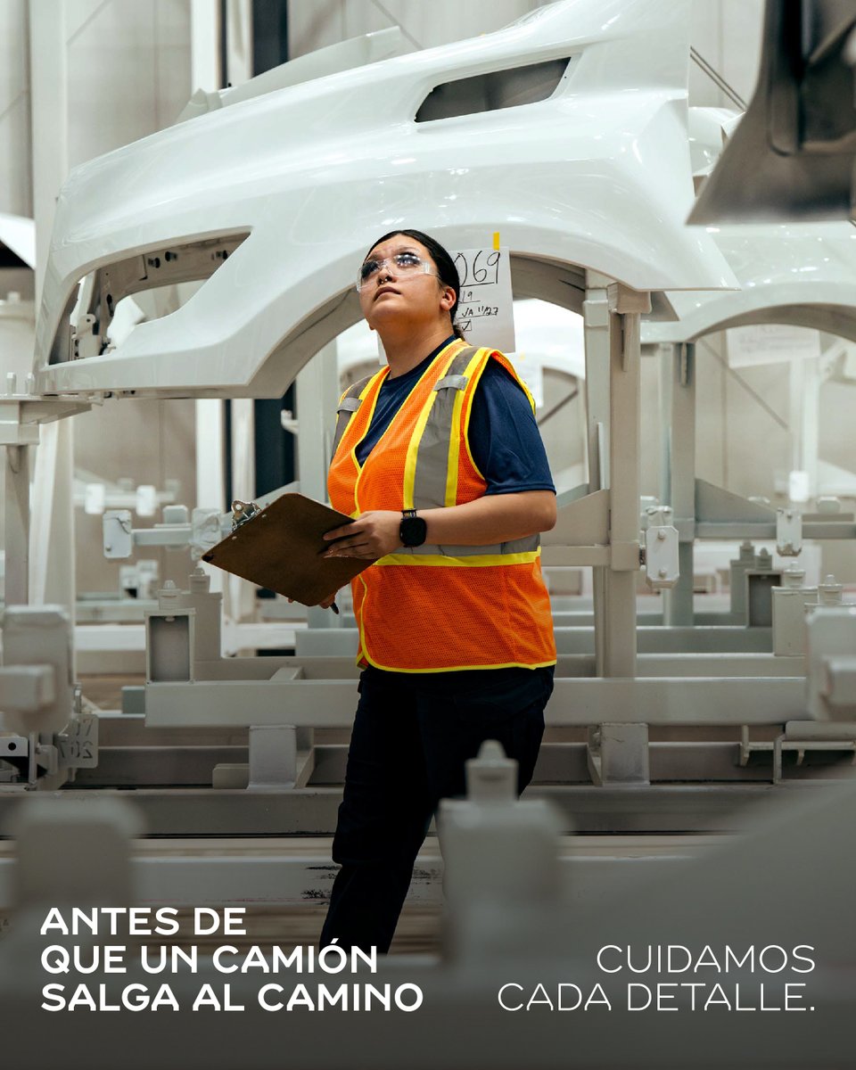 InternationalMX's tweet photo. Detrás de cada unidad hay personas que trabajan con orgullo.​

En International, cuidamos cada detalle para que el camino siga contando historias. https://t.co/HDkbQW19Av