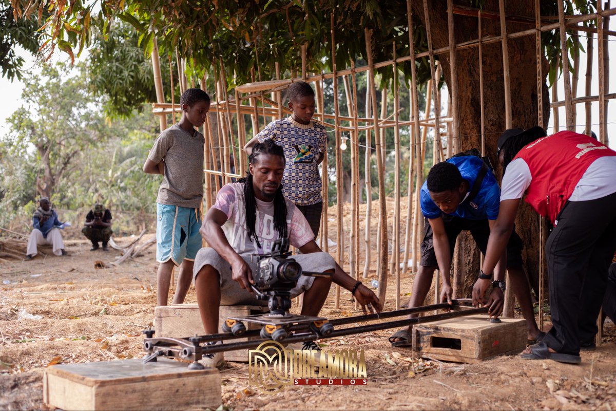 DreamoraStudios's tweet photo. #DUHUCOMINGSOON🔥
Directed by David Silver
Produced by Benjamin Bulus
A Film By Dreamora Studios.
#DUHU
#AfricanCinema
#NigerianFilm
#BehindTheScenes
#FilmInProduction
#StoriesThatMatter
#CinemaWithPurpose
#DreamoraStudios https://t.co/Uyku6DE0xv