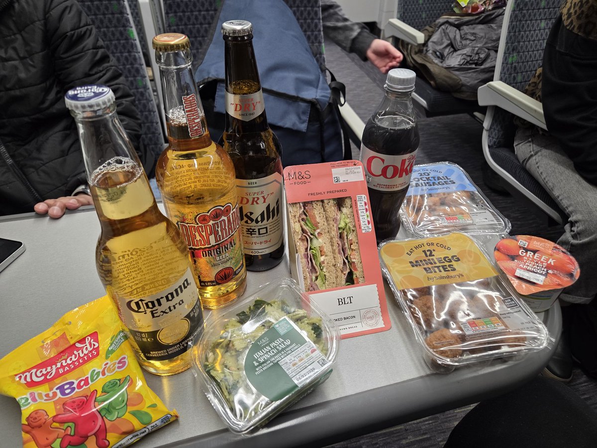 davidcarrol1's tweet image. Manchester Heavy D has arrived!

My plans are riding #Stockportghosttrain, watching @leytonorientfc beat @StockportCounty and bash tge tram network.

I will make my customary visit to Canal Street, Manchester and Karaoke in China Town.
#Livinglifeinthefastlane #Noregrets #LOFC