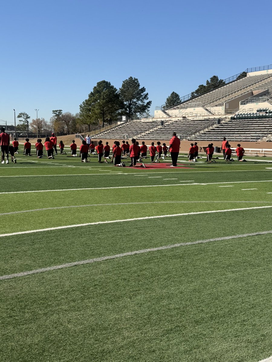 FurrFootball's tweet photo. Furr Football 🐂 x North Shore Football 🏆
#EastsideConnection 🤝🏿 https://t.co/ofcn71yJvx