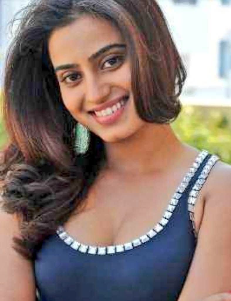 kayaldevaraj's tweet photo. February 7th

Actress #DimpleChopade Birthday

#HappyBirthdayDimpleChopade
#HBDDimpleChopade 

#Yarudamahesh #Kalkandu #JeyikkiraKudhira https://t.co/ltfXlwyH5Z
