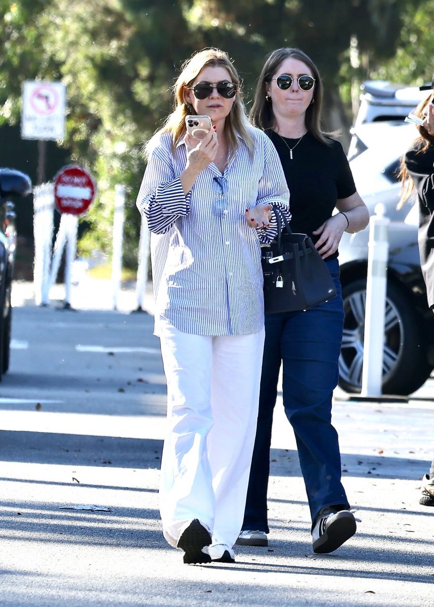 centralep_'s tweet photo. Ellen Pompeo last wednesday 02/04 in Studio City, CA. 🩵 https://t.co/zUMQfQVI1W