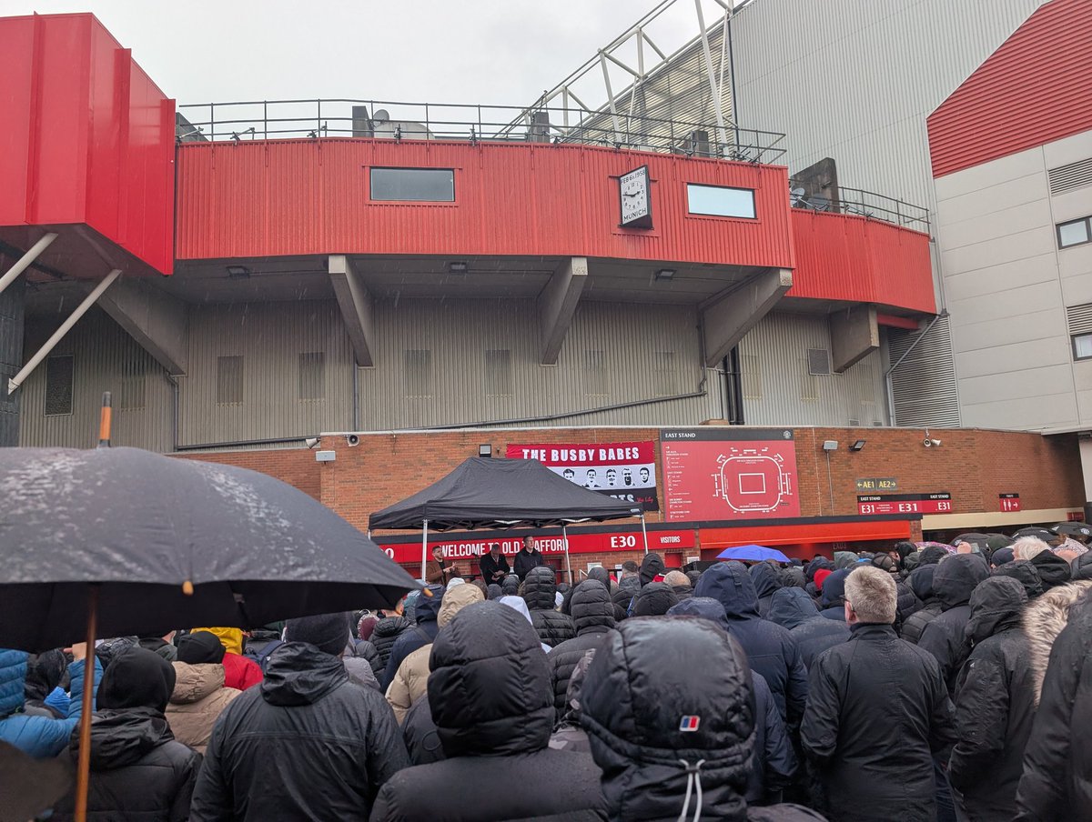 james young tweet media