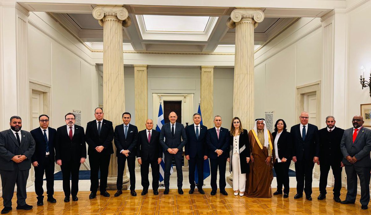 facebook.com/stories/102188…
تم اليوم لقاء مجلس السفراء العرب  المعتمدين لدى اليونان مع معالي وزير خارجية اليونان في مكتبه وناقشنا معه قضايا الساعة وآخر التطورات / المستجدات في منطقة الشرق الاوسط والاجتماع الايراني/الاميركي ودور اليونان المحوري في ذلك.