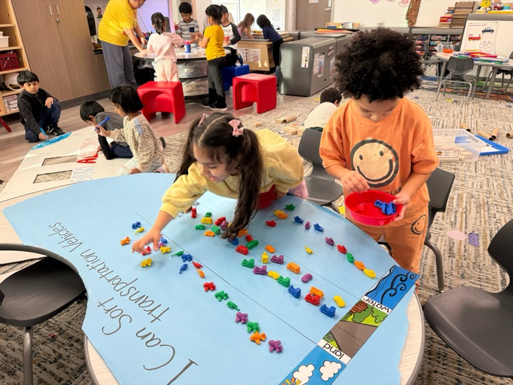 Today's 🌟Calhoun Class Connection🌟is Mrs. Ceron's class. They collaborated during our transportation unit by using their imaginations in dramatic play. They worked together to sort transportation vehicles and created data charts showing their favorite ways to travel.