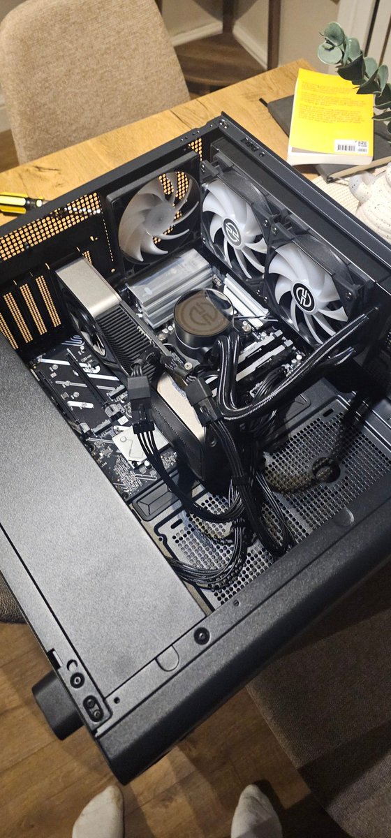New PC came and I've just snapped a part off the motherboard when putting my GPU in, god knows what, chat are we cooked?