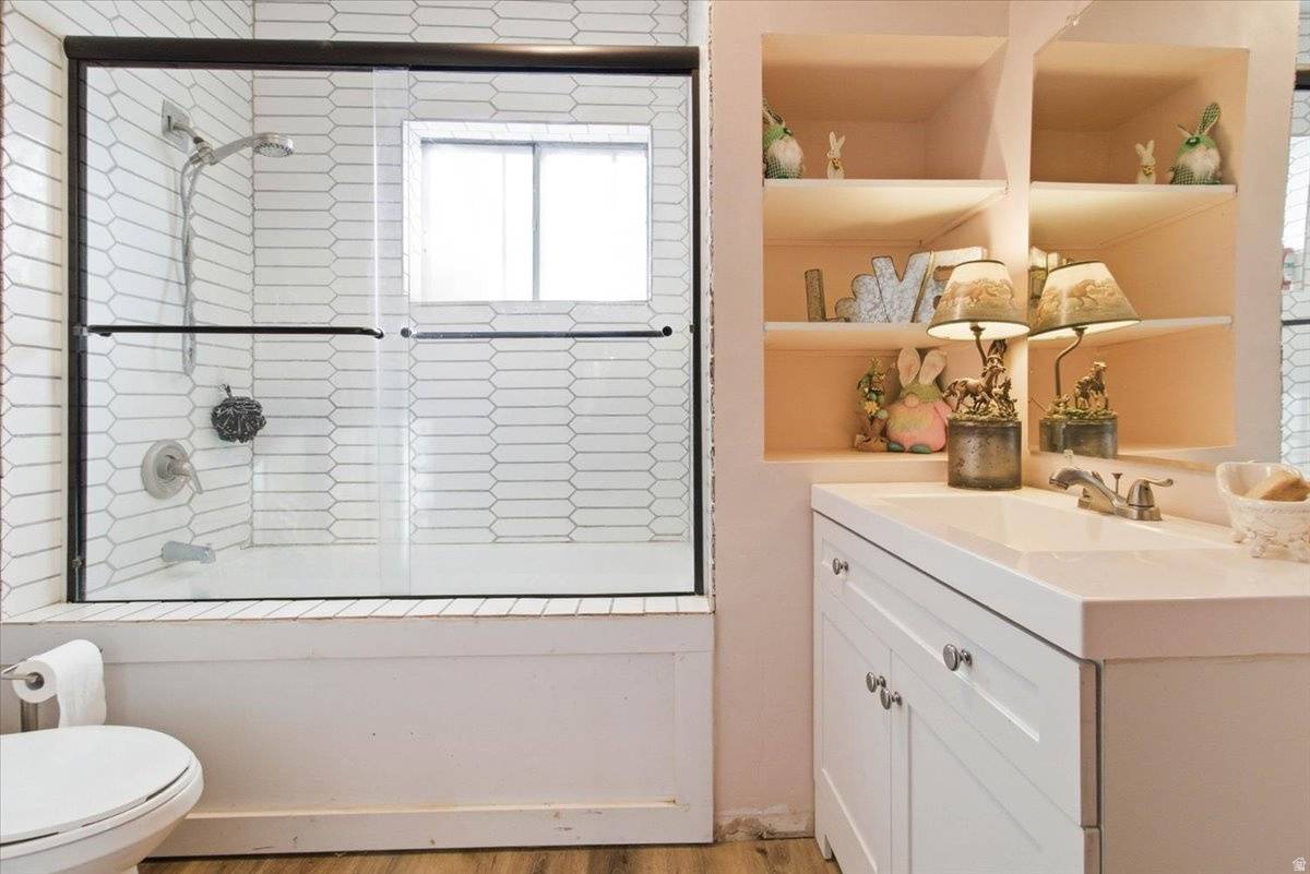HomesInUtah's tweet photo. ✨ OPEN HOUSE ALERT ✨ 
152 E 200 S, Nephi, UT

Saturday, Feb 7th from 12–2pm! 

Features: 2 bed rambler, updated kitchen, powered workshop, fenced yard. 
Single-level home, garden, storage, huge yard.

#OpenHouse #NephiUT #UtahRealEstate #HomesInUtah #LivingInUtah #JuabCounty https://t.co/eeg3hcIXdb