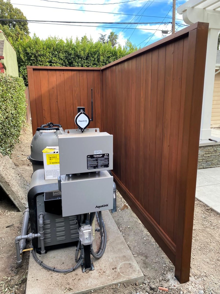 Big home-improvement vibes this weekend! 🔨✨ Clean, custom fencing offers functionality while looking great. 😁
CSL #907689
#YourDeckBuilder #HomeUpgrade #OutdoorDesign #FunctionalCanBeBeautiful #BackyardDetails #SoCalBuilders #CustomFencing #FridayVibes