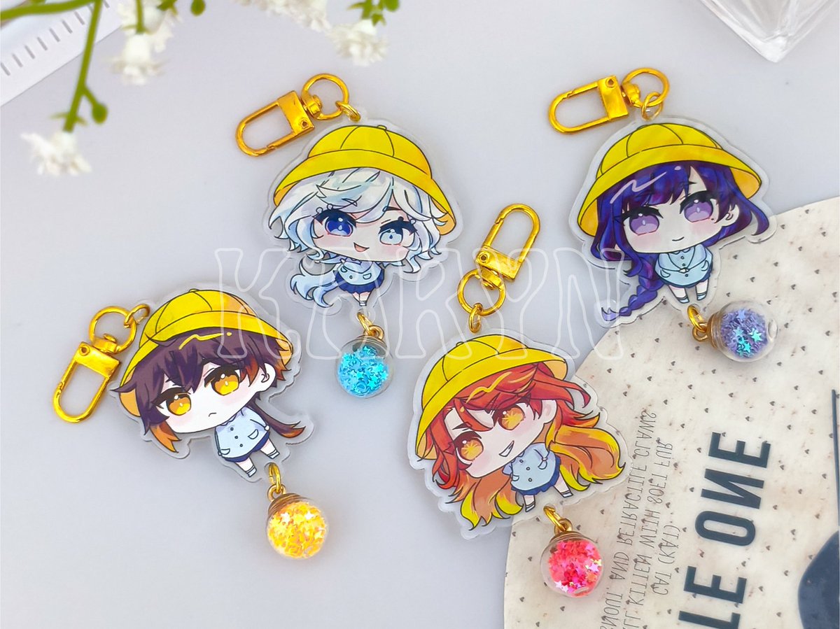 kurokaryn's tweet photo. LIKE &amp; RT aja siapa tau ada yg minat :3

Ininih sejumput merch genshin dan zzz yg aku jual di anime fest di bpn (⁠Ӧ⁠ｖ⁠Ӧ⁠｡⁠)
beberapa stoknya masih ready
start from 30k-35k ya ges🫶🏻✨

kalo ada yg mau pesen bisa open PO kali yak? 🤣🤏🏻
#artidn #genshinimpact #zzz #artmoots https://t.co/LkXspvm0u4