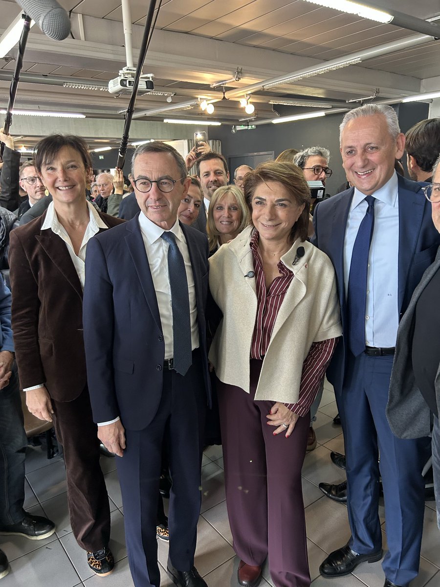 PILACatherine's tweet photo. 🙏Journée intense et productive où @BrunoRetailleau m’a fait l’amitié de m’apporter son soutien ! Les LR le plébiscitent, les habitants du secteur sont à l’écoute, les militants sont déterminés : la droite est bel et bien de retour dans le 6-8 ! 💪 https://t.co/jcyV0kR8N8