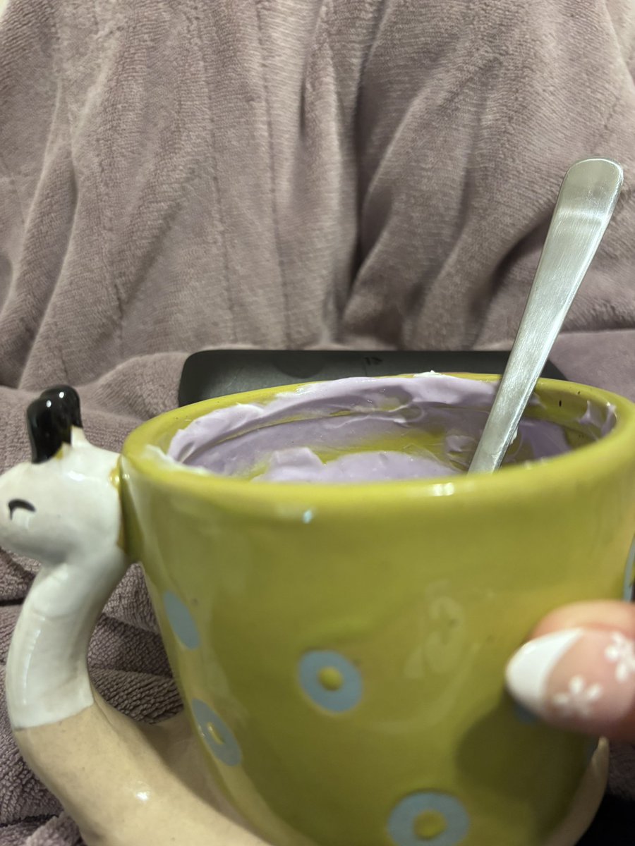 usarusaan's tweet photo. added ube extract into my yogurt 4/10 would not try again. somehow very sour even though the yogurt was vanilla based https://t.co/aEsqDfxMQY