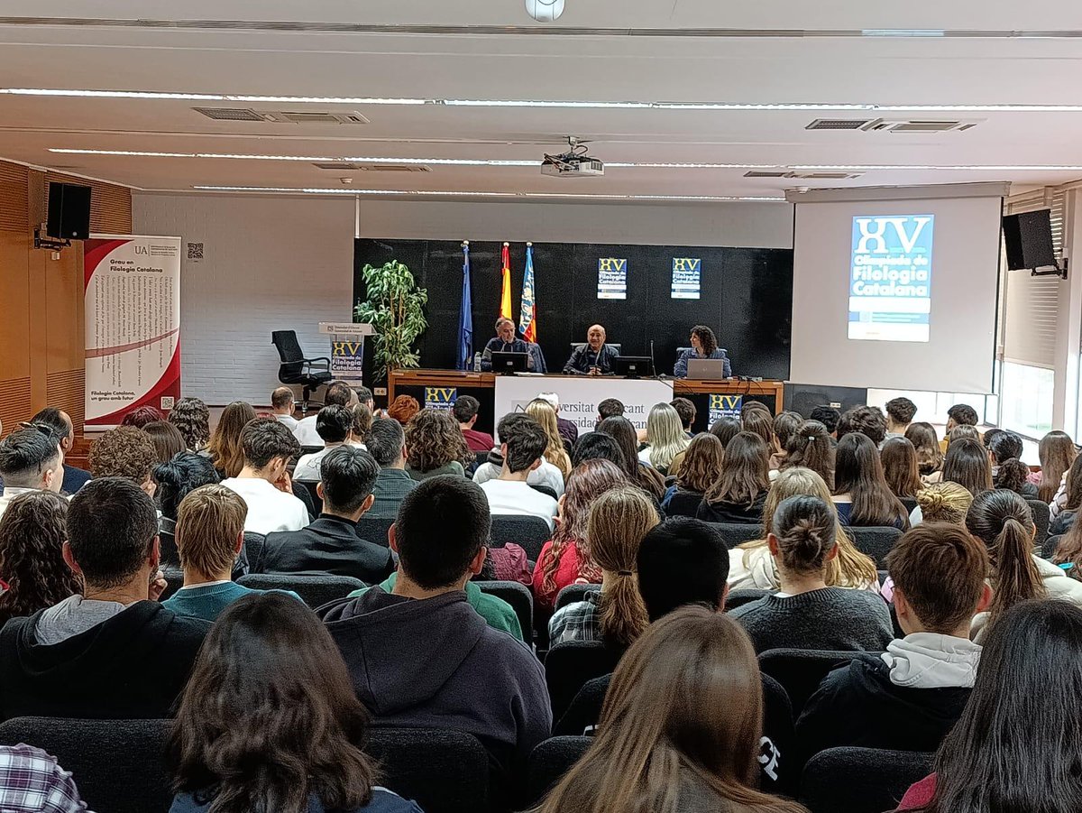 Catalana_UA's tweet photo. Hui ha tingut lloc la XV Olimpíada de Filologia Catalana. Des del Departament volem donar l’enhorabona a tots els participants i, especialment, a les premiades 🥇Carmen Quesada, 🥈Gema Quesada i🥉Marta Ortuño. https://t.co/mYTXnJ042A