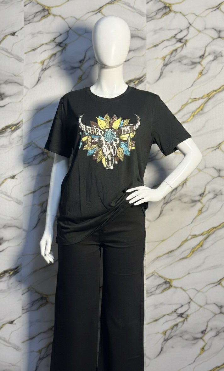 Simple basic tops for our ladies.

Price: 4,500 each.

Location: Lagos
Jeans trouser is also available; 18,000
Size: 26-34

Readily available for delivery and pick up.