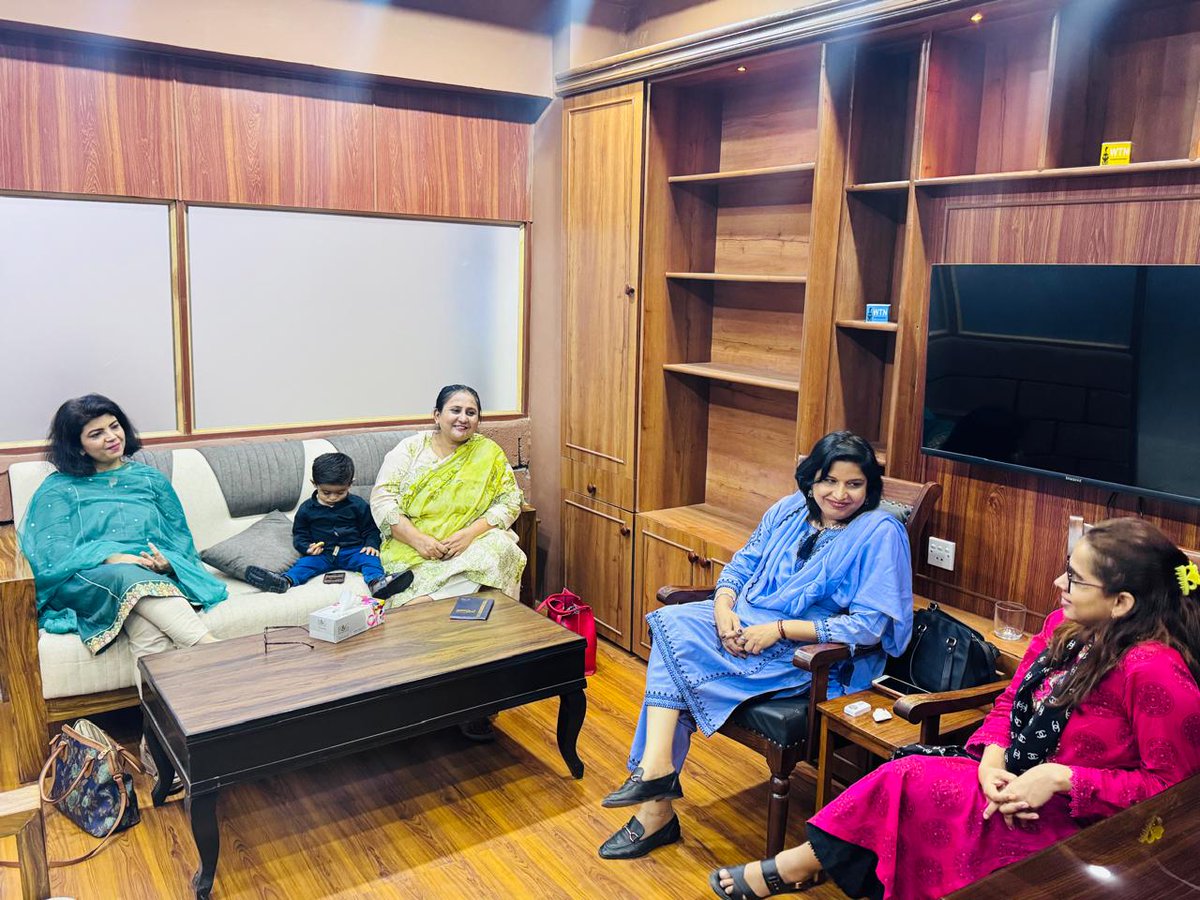 SWLA_official's tweet image. A preliminary planning meeting was held in celebration of 3rd @SindhNariDay in March 2026. 
The meeting was attended by @nizshaz29, @fehmidariaz, @ChandioRubina2 and Marvi Kalhoro. Sindh Women Lawyers Alliance has been holding Sindh Nari Deharo since 2023.✨🎊
#SWLA #SND2026 #Khi