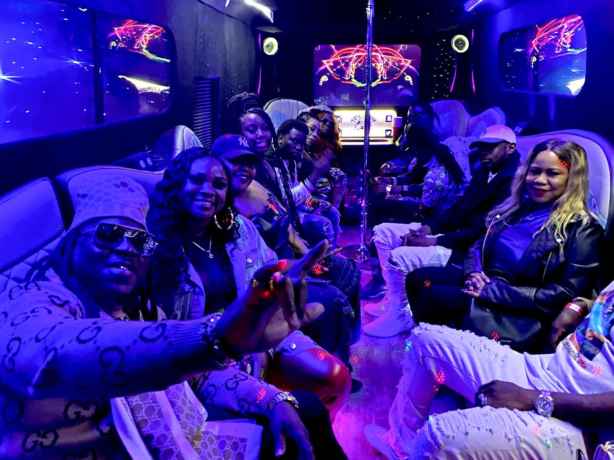 TipsyTransit's tweet image. When transportation becomes part of the fun 🍾
This is how events are meant to feel.
#TipsyTransit #PartyOnWheels #LuxuryRide #EventVibes