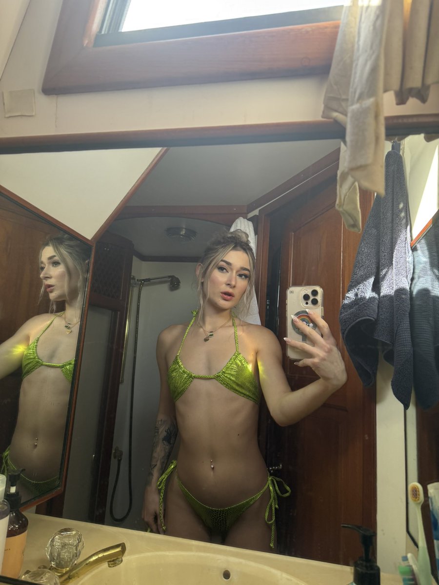 Thea Summers tweet media