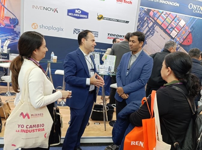 ciqa_mx's tweet image. Miembros del grupo Ontario Canadá y las doctoras del #CIQA Esmeralda Saucedo y Dra. Adriana Espinoza se reunieron para establecer alianzas de colaboración en el Expo Manufactura 2026, realizado ayer en Monterrey.