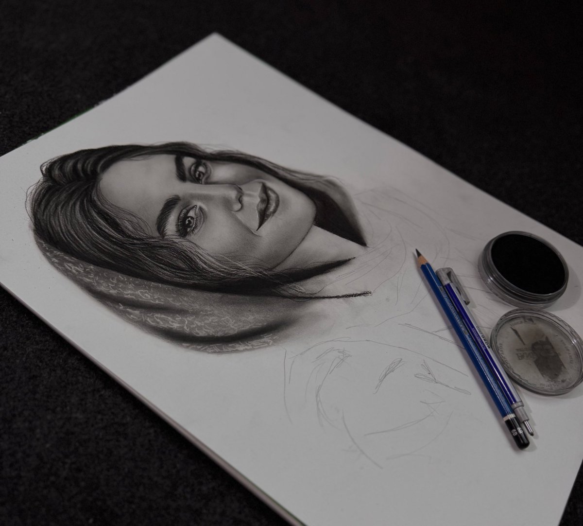 مش ضروري كل شيّ يكون كامل.. حتى يكون حلو
#رسمي 🧑🏼‍🎨🎨