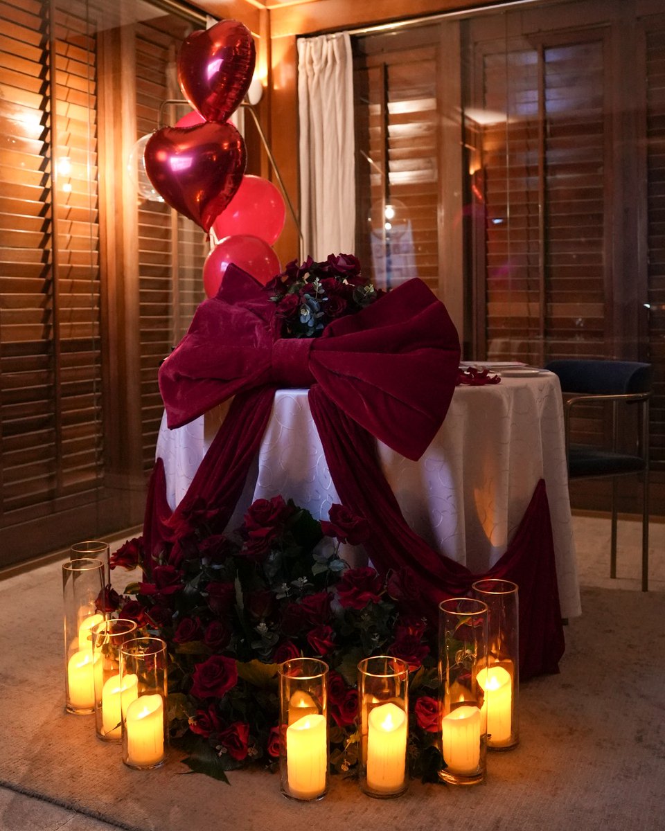 FSKuwait's tweet image. This Valentine’s Day, love finds its own private corner🌹 Celebrate in our private poolside cabanas.
#FSKuwait