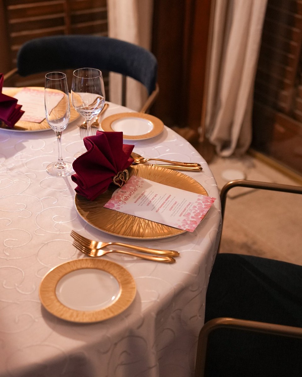 FSKuwait's tweet image. This Valentine’s Day, love finds its own private corner🌹 Celebrate in our private poolside cabanas.
#FSKuwait