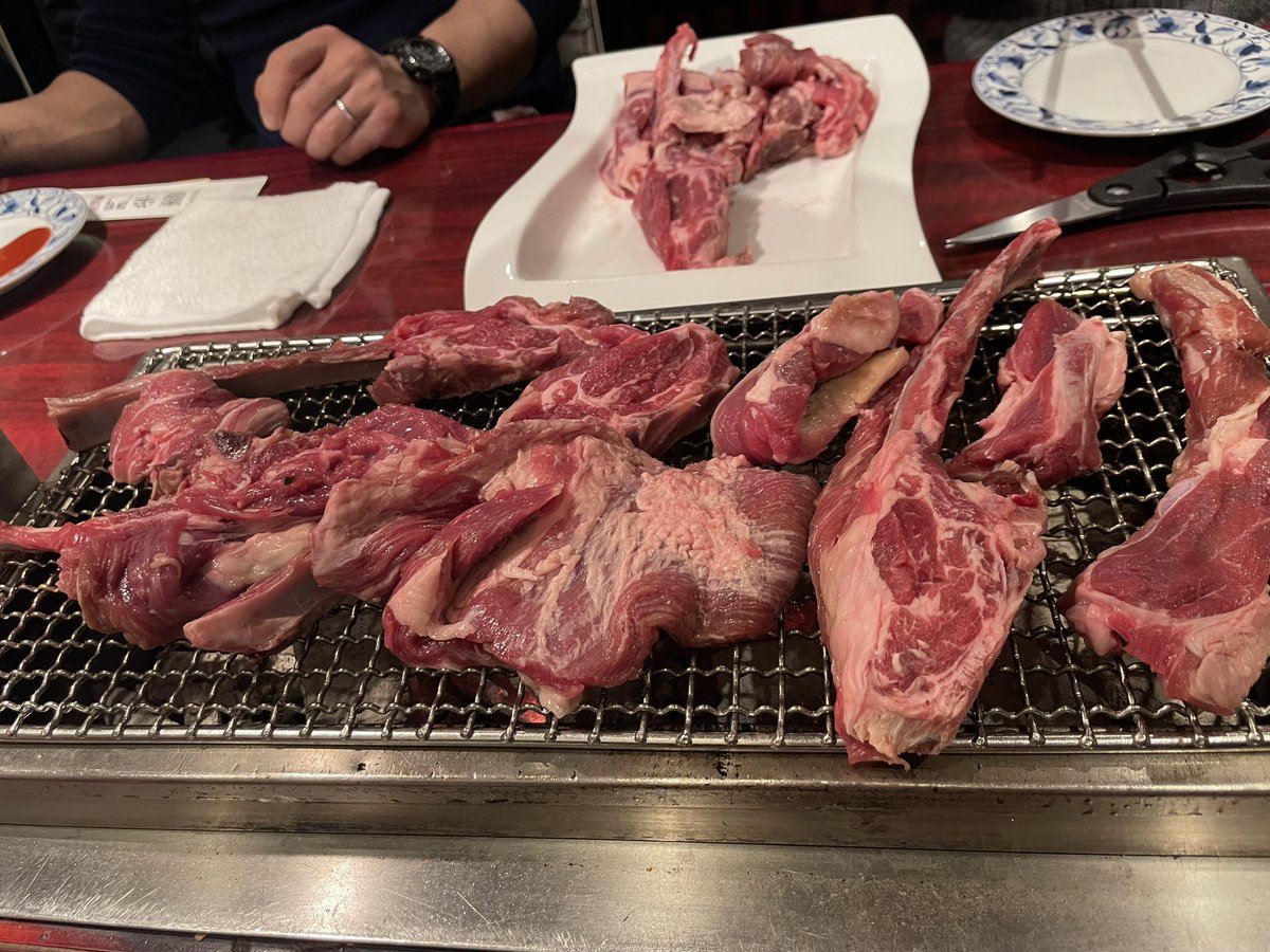 上野で羊肉の丸焼き食べてきた！