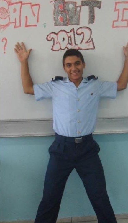 UNmasumlar35813's tweet photo. Hava Harp Okulu öğrencisi Hasan Alperen Karalı, sadece emirlere uyan bir askeri öğrenciydi. Ne darbeciydi ne suçlu. Silahını hiç kullanmadı, buna rağmen ağırlaştırılmış müebbet aldı. 30 yaşında, 9 yıldır hapiste, 2 yıldır hücrede. @elifcakirr

AskeriÖğrencinin SesiOl https://t.co/bicDKQhLU3