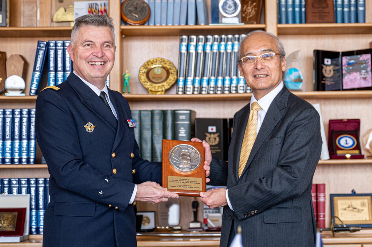 Ecole_navale's tweet photo. 🇯🇵 🇫🇷Le 6 février, une délégation japonaise de la National Defense Academy s’est rendue à l’École navale pour découvrir la philosophie, l’histoire, les missions et les moyens de notre grande École de la mer. Une belle rencontre internationale.⚓️
@ndarfc https://t.co/bqRYgvJtKO