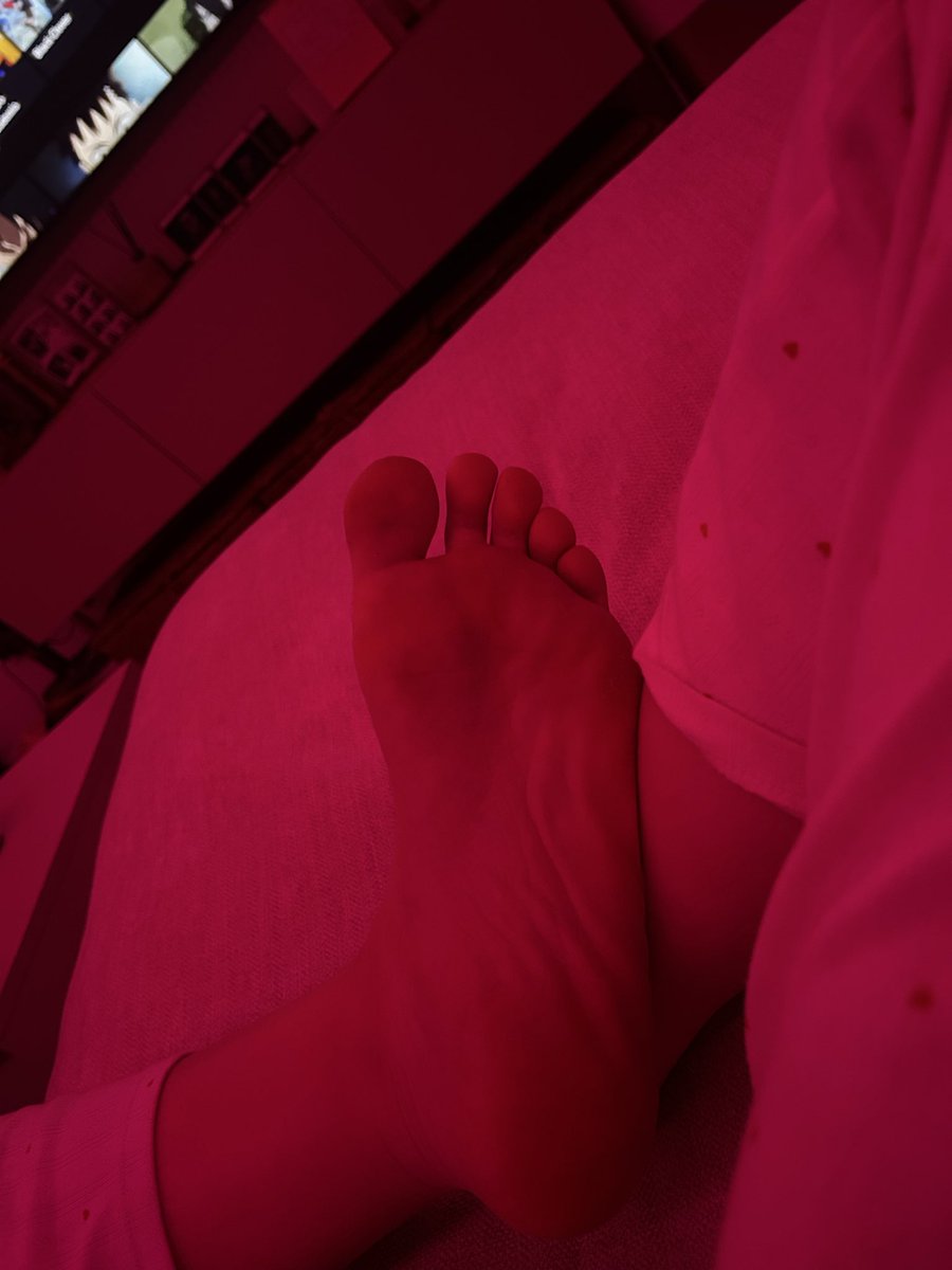 BullyGoddessss tweet media