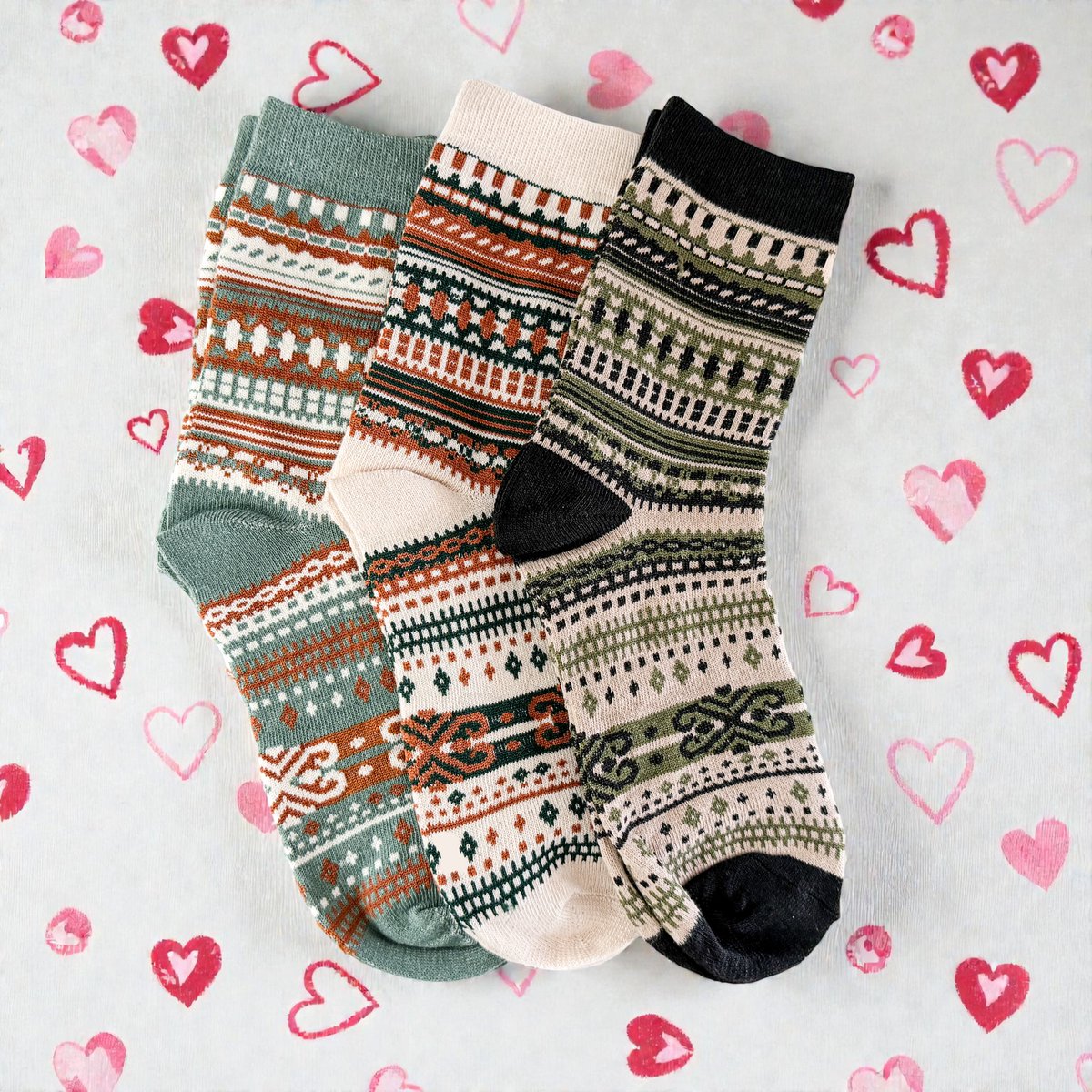 Amykahnrussell's tweet photo. We have super warm socks ready and they are fireplace cozy approved! Giftz Gemz & Jewelz #CozySocks #WarmFeet #SockSeason #FireplaceReady #WinterEssentials #SockLover #StayWarm #HomeComforts #PatternedSocks https://t.co/NwvvklXfYO