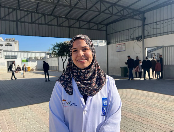 UN's tweet photo. "The war took everything from us. We are trying to create a new beginning and make a difference."

In Gaza, nurses, doctors &amp; other medical professionals are working with @UNDP to serve and re-build their communities.

https://t.co/nuri1eiP7S https://t.co/nxMEN3L2Y5