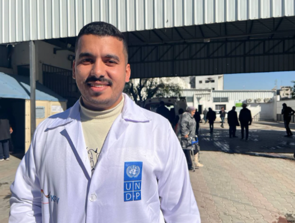 UN's tweet photo. "The war took everything from us. We are trying to create a new beginning and make a difference."

In Gaza, nurses, doctors &amp; other medical professionals are working with @UNDP to serve and re-build their communities.

https://t.co/nuri1eiP7S https://t.co/nxMEN3L2Y5