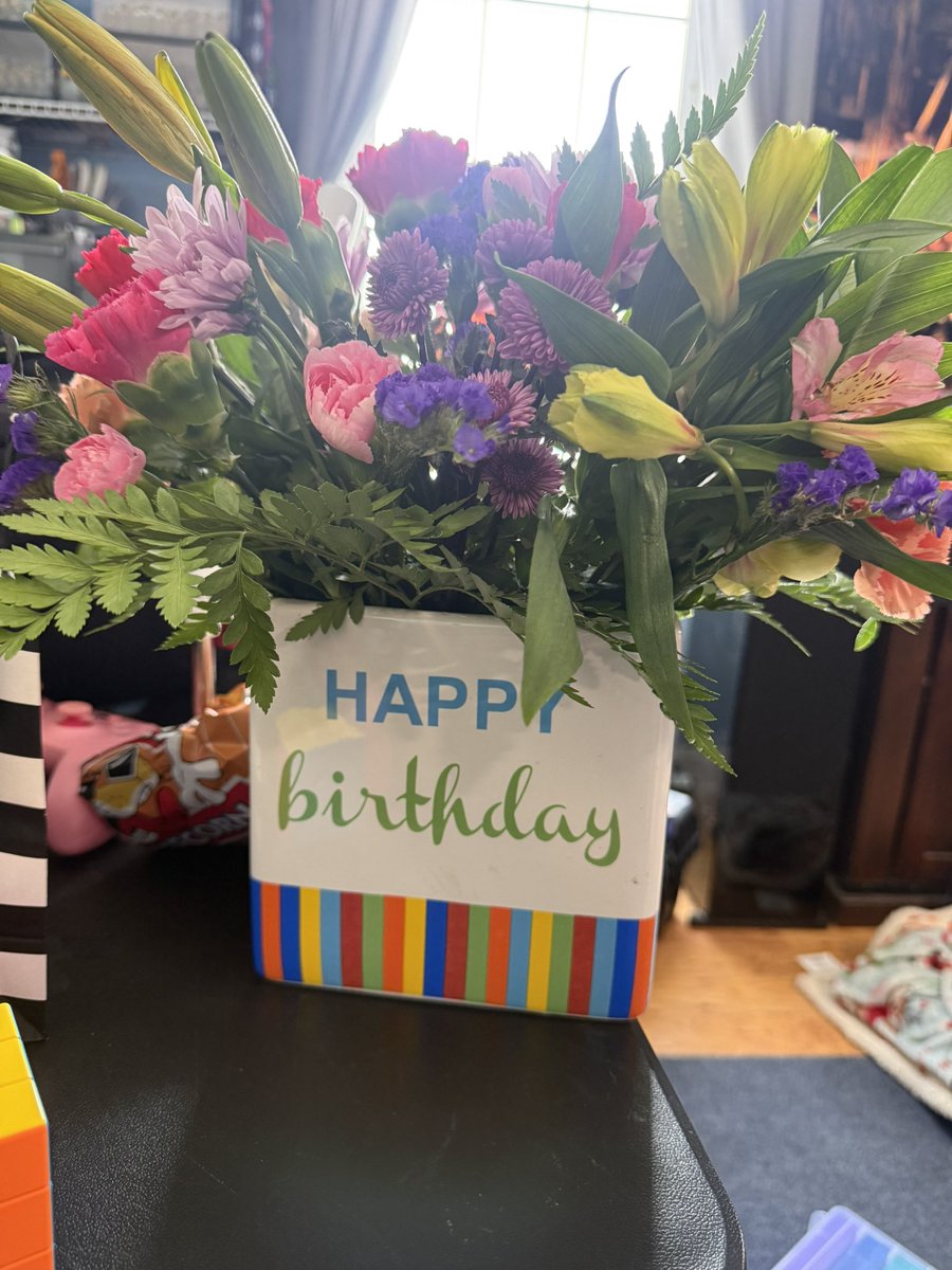 i love my friends. what the heck. <a href="/pdalecks/">meg ⋆.˚</a>