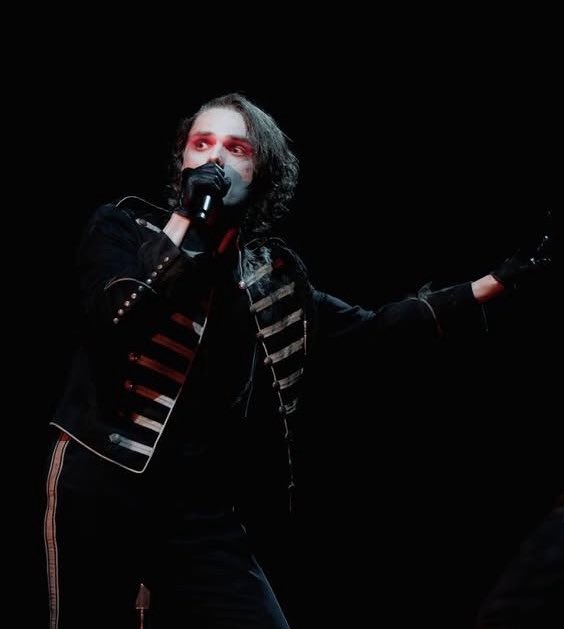 blkhrtndtngtied's tweet image. welcome back revenge era