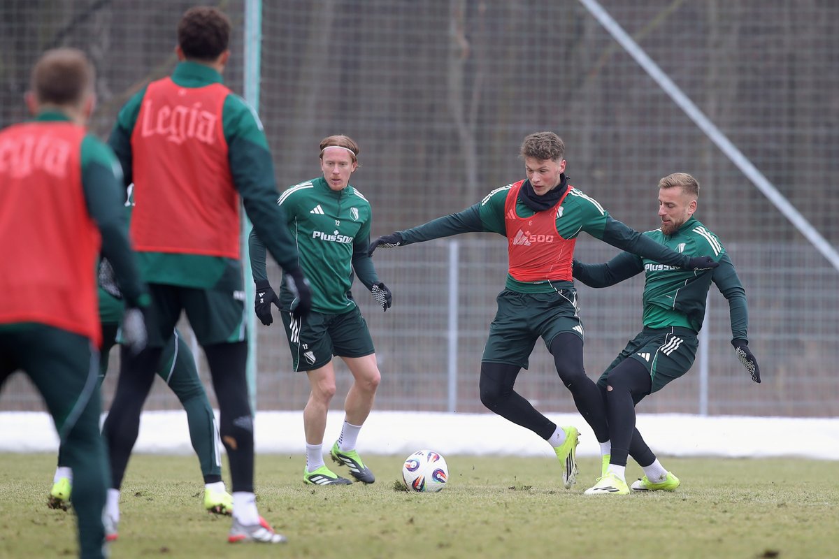 Ostatni przed jutrzejszym meczem ✊

🔜 #ARKLEG

📸 <a href="/PartykaJanusz/">Janusz Partyka</a>