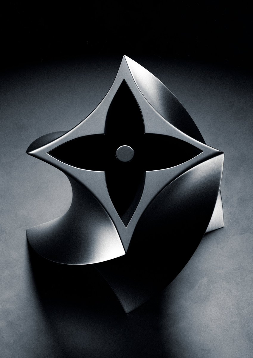 Phantom tweet media