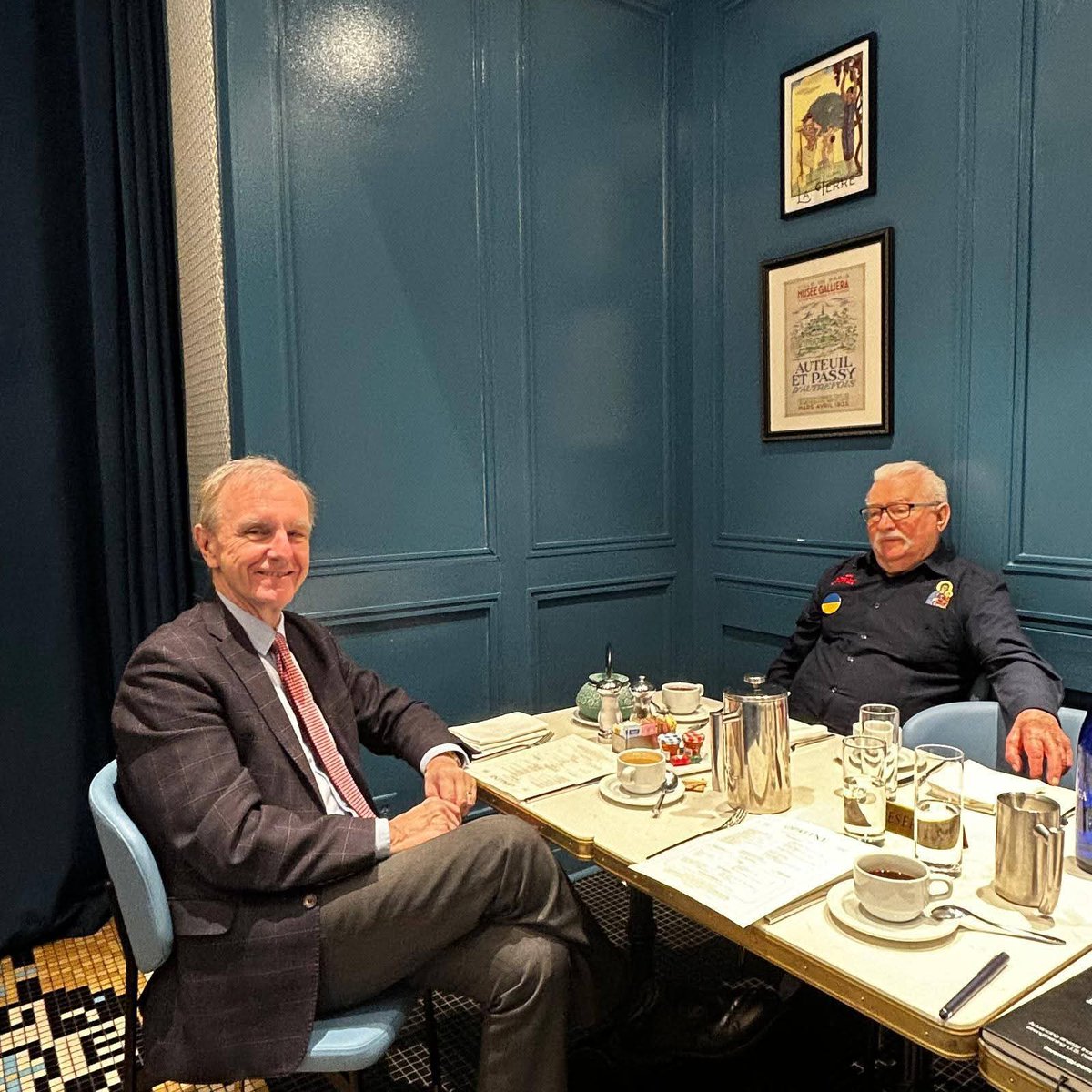 Former President The Republic of Poland and Solidarity Leader mr President Wałęsa he meeting from CdA a.i,  mr  <a href="/BogdanKlich/">Bogdan Klich</a>. 
<a href="/PolishEmbassyUS/">Embassy of Poland U.S.</a>