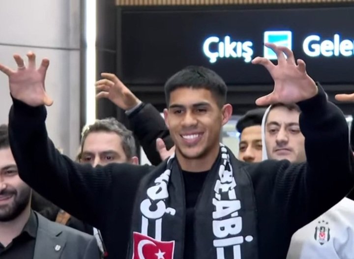 KartalSevdamm's tweet photo. Beşiktaşımıza Hoş geldin 🦅
#DevisVasquez https://t.co/UuOAQWwuRK