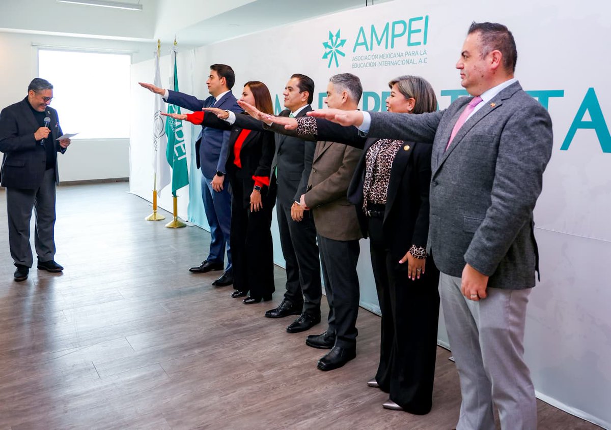udg_global's tweet photo. UdeG toma protesta como parte del Consejo Directivo de la @AMPEI1
Ver nota➡️ https://t.co/Fjp89BAJOo
#UdeG #udg_global #ConsejoDirectivo #AMPEI https://t.co/wp5BpZurCC